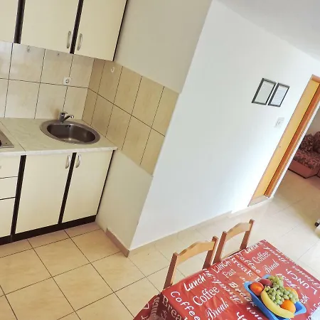 Apartment Putric